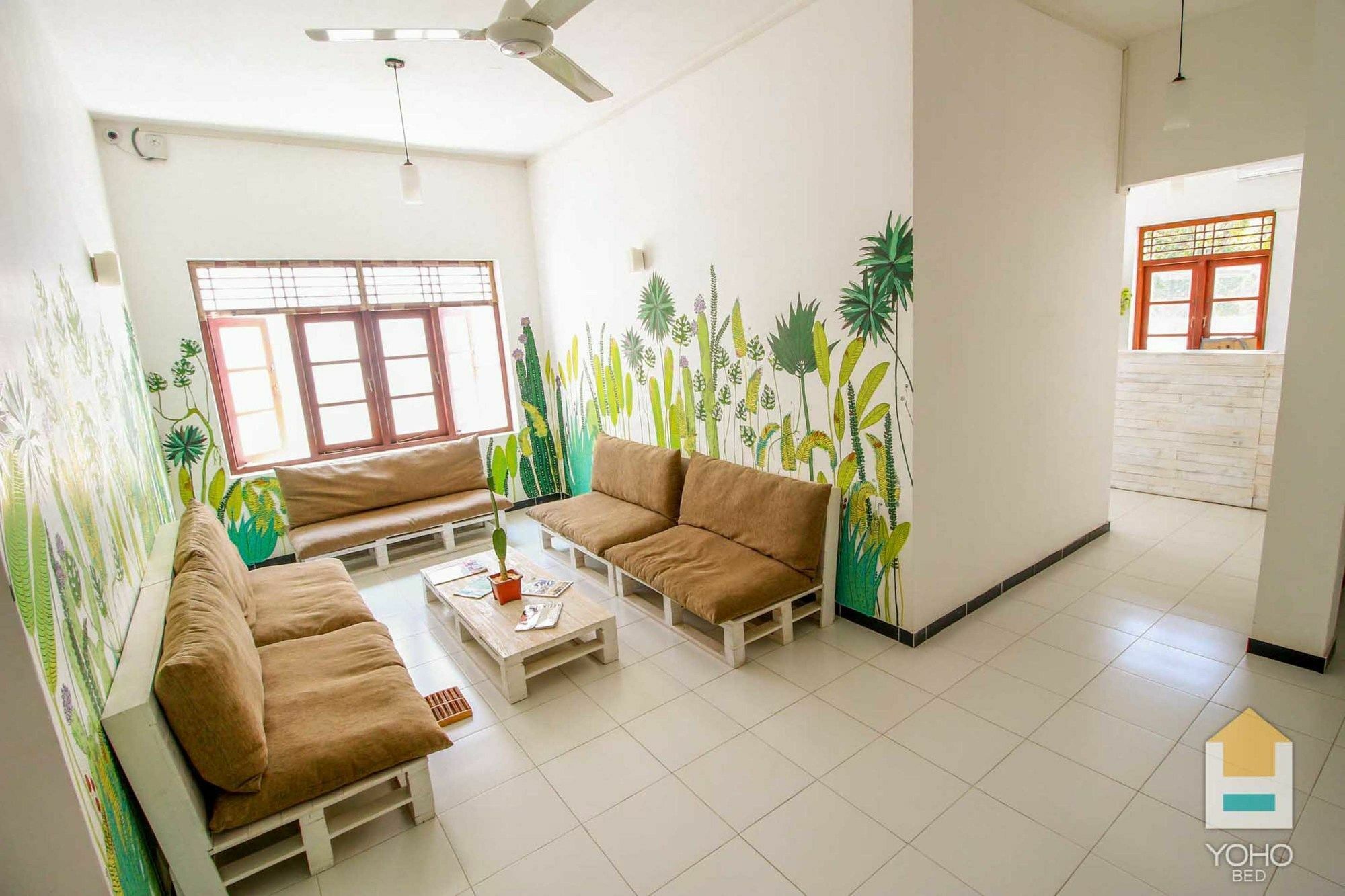Bed & Bicycle Hostel Dehiwala-Mount Lavinia Exterior photo