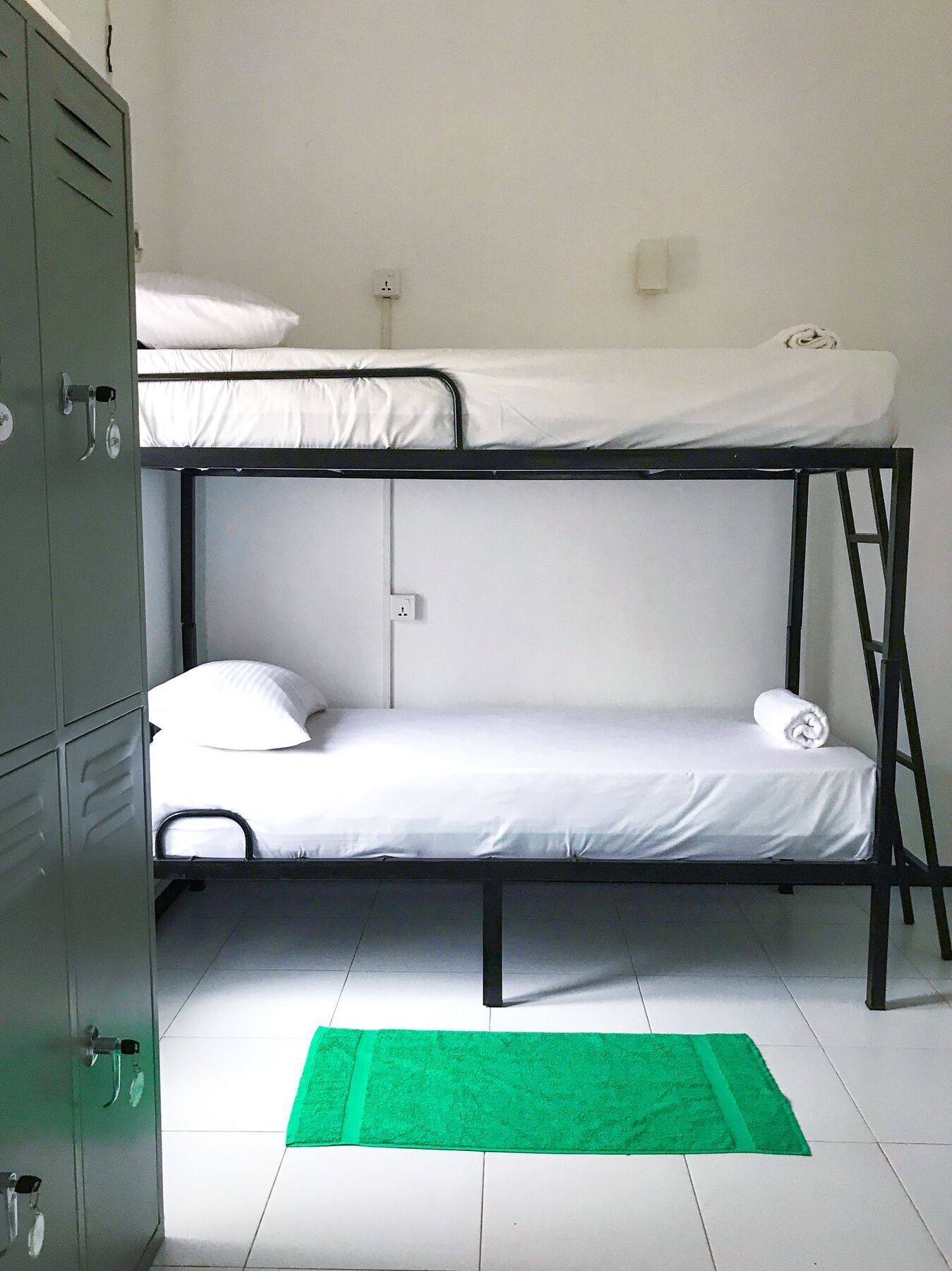 Bed & Bicycle Hostel Dehiwala-Mount Lavinia Exterior photo